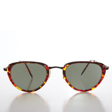 Load image into Gallery viewer, Tortoiseshell Simple 90s Vintage Sunglasses - Weaver