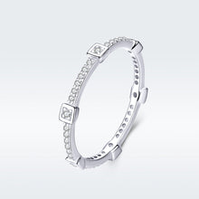 Load image into Gallery viewer, 925 Sterling Silver Ring with Pavé Setting CZ - Size 6.0
