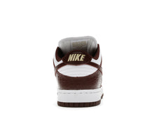 Load image into Gallery viewer, Nike SB Dunk Low Supreme Stars "Barkroot Brown" (2021)