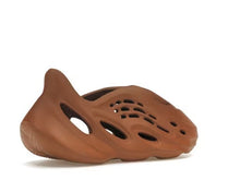 Load image into Gallery viewer, adidas Yeezy Foam RNR Clay Red