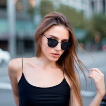 Load image into Gallery viewer, Marilyn Polarized - Black