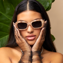 Load image into Gallery viewer, Gigi - Cinnamon swirl