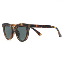 Load image into Gallery viewer, Brittany - Tortoise Shell