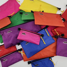 Load image into Gallery viewer, Zipper Pouches Classic Patterns Ultralight D50T fabric