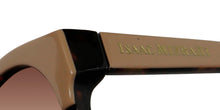 Load image into Gallery viewer, Isaac Mizrahi 30212 Sunglasses
