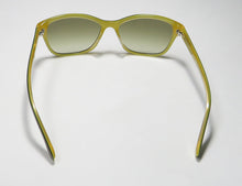 Load image into Gallery viewer, Isaac Mizrahi 30210 Sunglasses
