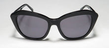 Load image into Gallery viewer, Isaac Mizrahi 30218 Sunglasses
