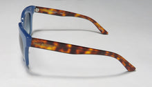 Load image into Gallery viewer, Isaac Mizrahi 30214 Sunglasses
