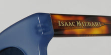 Load image into Gallery viewer, Isaac Mizrahi 30214 Sunglasses
