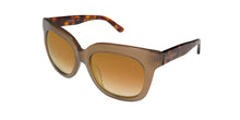 Load image into Gallery viewer, Isaac Mizrahi 30214 Sunglasses
