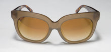 Load image into Gallery viewer, Isaac Mizrahi 30214 Sunglasses
