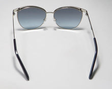 Load image into Gallery viewer, Isaac Mizrahi 30237 Sunglasses
