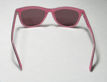 Load image into Gallery viewer, Isaac Mizrahi 30202 Sunglasses
