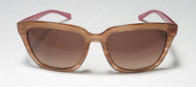 Load image into Gallery viewer, Isaac Mizrahi 30206 Sunglasses
