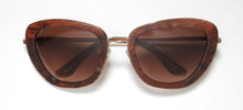 Load image into Gallery viewer, Isaac Mizrahi 30200 Sunglasses
