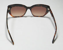 Load image into Gallery viewer, Isaac Mizrahi 30234 Sunglasses

