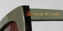 Load image into Gallery viewer, Isaac Mizrahi 30234 Sunglasses
