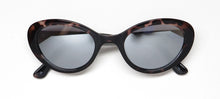 Load image into Gallery viewer, Lucky Brand D938 Sunglasses
