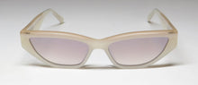 Load image into Gallery viewer, Kendall + Kylie Kks5096 Quinn Sunglasses
