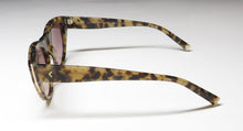 Load image into Gallery viewer, Kendall + Kylie Kks5015 Sienna Sunglasses
