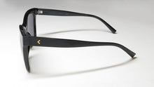 Load image into Gallery viewer, Kendall + Kylie Kk5120 Mara Sunglasses

