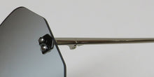 Load image into Gallery viewer, Kendall + Kylie Kk4075 Skye Sunglasses
