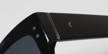 Load image into Gallery viewer, Kendall + Kylie Kk5147 Esme Sunglasses
