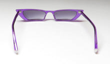 Load image into Gallery viewer, Kendall + Kylie Kk5021 Vivian Sunglasses
