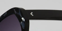Load image into Gallery viewer, Kendall + Kylie Kk5135 Jae Sunglasses
