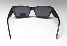 Load image into Gallery viewer, Kendall + Kylie Kk5136ce Aubrey Sunglasses
