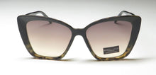 Load image into Gallery viewer, Kendall + Kylie Kk5121 Mazie Sunglasses
