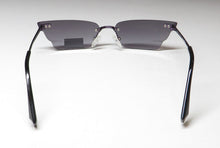 Load image into Gallery viewer, Kendall + Kylie Kk4049 Luna Sunglasses
