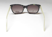 Load image into Gallery viewer, Flower 1003 Sophie Sunglasses
