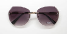 Load image into Gallery viewer, Bebe Bbop2004 Sunglasses
