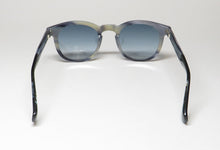 Load image into Gallery viewer, Vera Wang V471 Sunglasses
