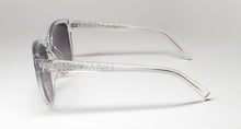 Load image into Gallery viewer, Vera Wang Vas3 Sunglasses
