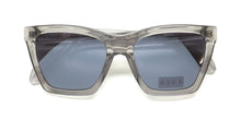 Load image into Gallery viewer, Diff Kenzie Sunglasses
