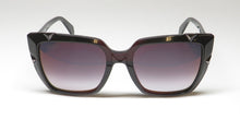 Load image into Gallery viewer, Police Spla15 Sunglasses
