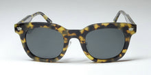 Load image into Gallery viewer, Diff 0558 Hufflepuff Harry Potter Sunglasses
