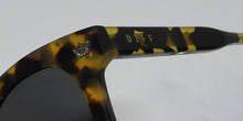 Load image into Gallery viewer, Diff 0558 Hufflepuff Harry Potter Sunglasses
