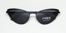 Load image into Gallery viewer, Vogue 4152s Sunglasses

