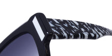 Load image into Gallery viewer, Face à Face Verso 1 Sunglasses
