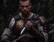 Load image into Gallery viewer, Raven Hilt Knife - 5.5&quot; Blade (13 cm)
