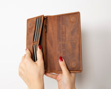 Load image into Gallery viewer, Aura Leather Universal Wallet
