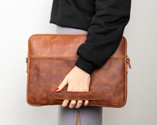 Load image into Gallery viewer, Awe Slim Leather Laptop / Tablet Bag
