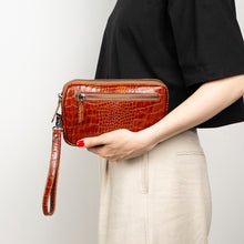 Load image into Gallery viewer, Noma Leather Clutch Bag
