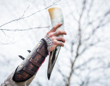 Load image into Gallery viewer, Drinking Horn Set (3) with Iron Stand
