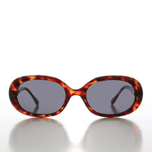 Load image into Gallery viewer, Classic Oval Vintage Sunglasses - Agatha
