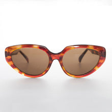 Load image into Gallery viewer, Women's Oversized Cat Eye Vintage Sunglasses - Ava
