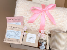 Load image into Gallery viewer, Luxury Birthday Gift Basket for Mom
